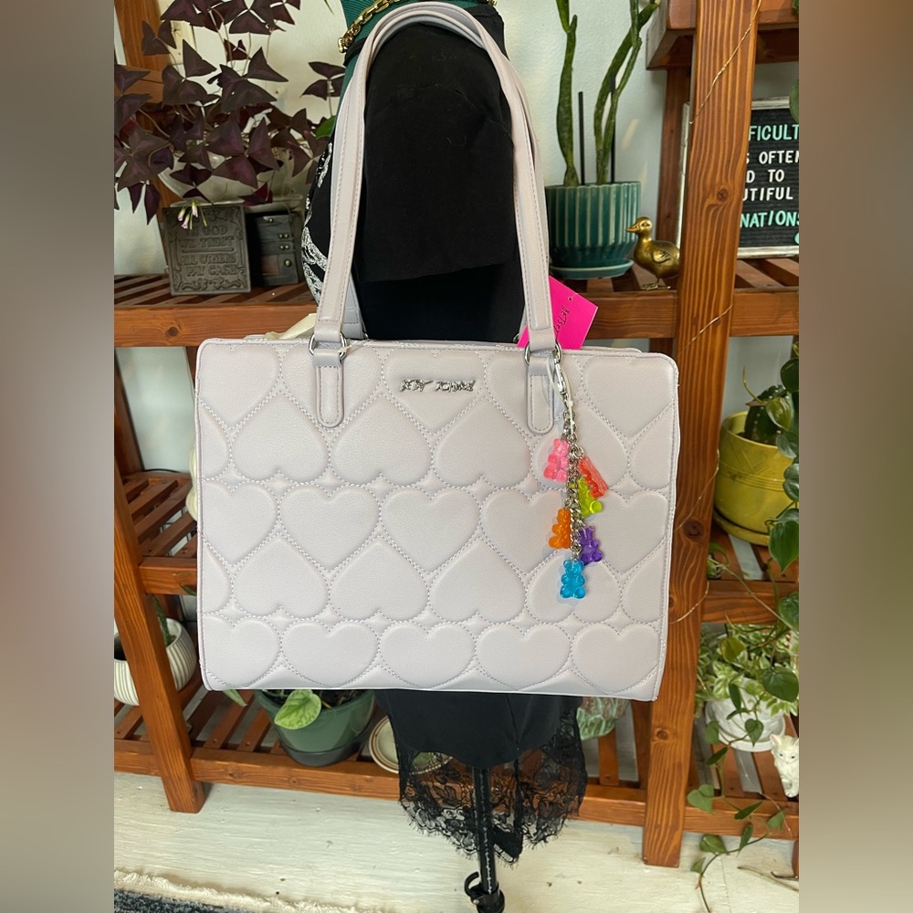 Betsey johnson lilac laptop tote with decorative chain